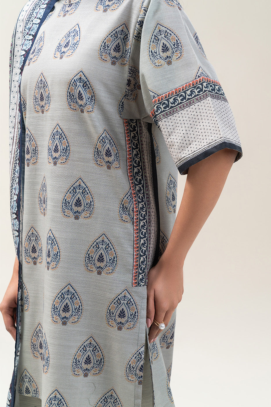 3 PIECE PRINTED SLUB KHADDAR SUIT-SAPPHIRE WHISPER (UNSTITCHED)