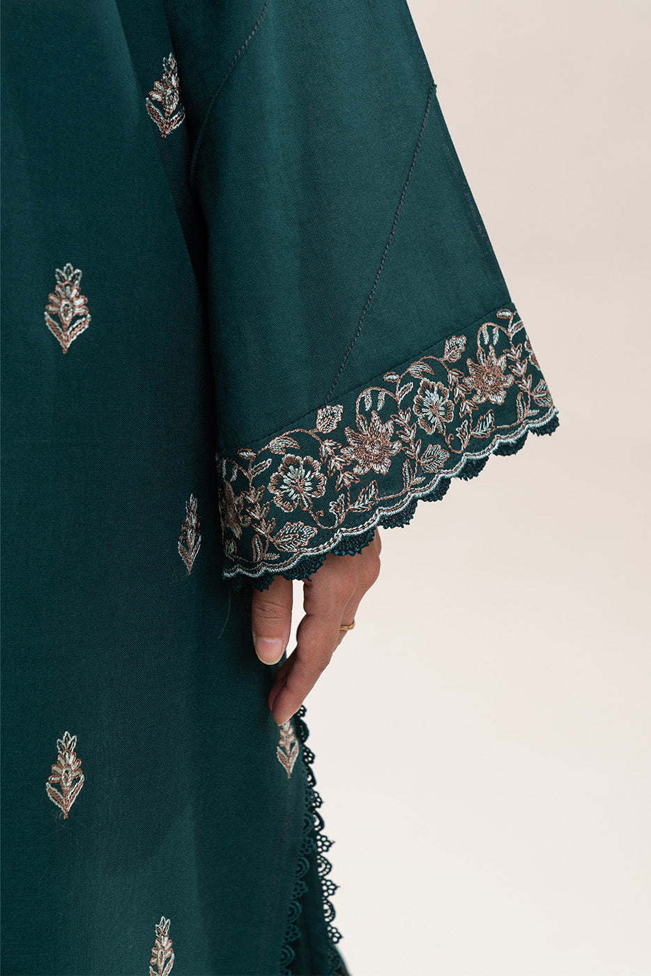 3 PIECE EMBROIDERED KHADDAR SUIT-BLUE PINE (UNSTITCHED)