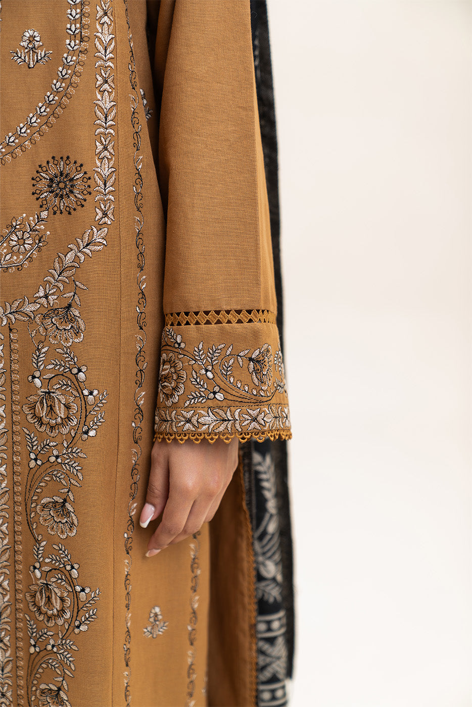 3 PIECE EMBROIDERED KHADDAR SUIT-SANGRIA DUSK