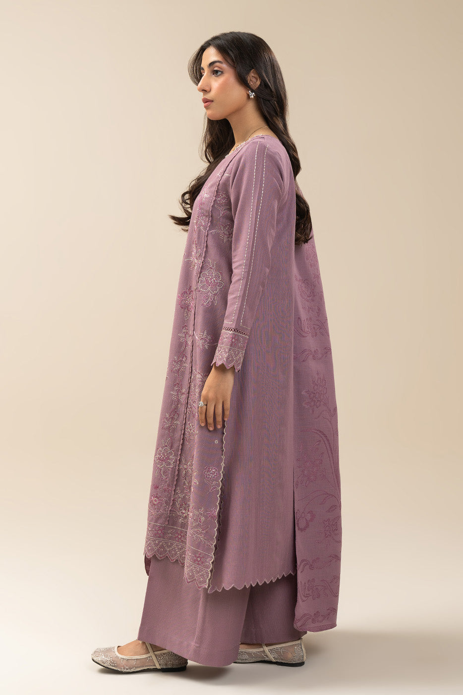 3 PIECE EMBROIDERED SLUB KHADDAR SUIT-ANTIQUE MAUVE (UNSTITCHED)