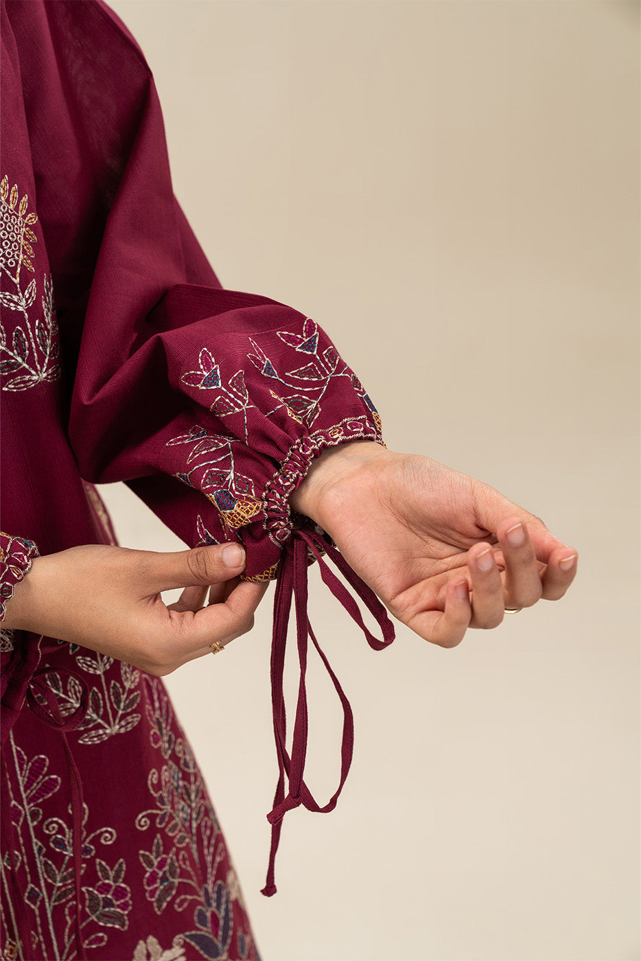 2 PIECE EMBROIDERED SLUB KHADDAR SUIT-BRICK RED (UNSTITCHED)