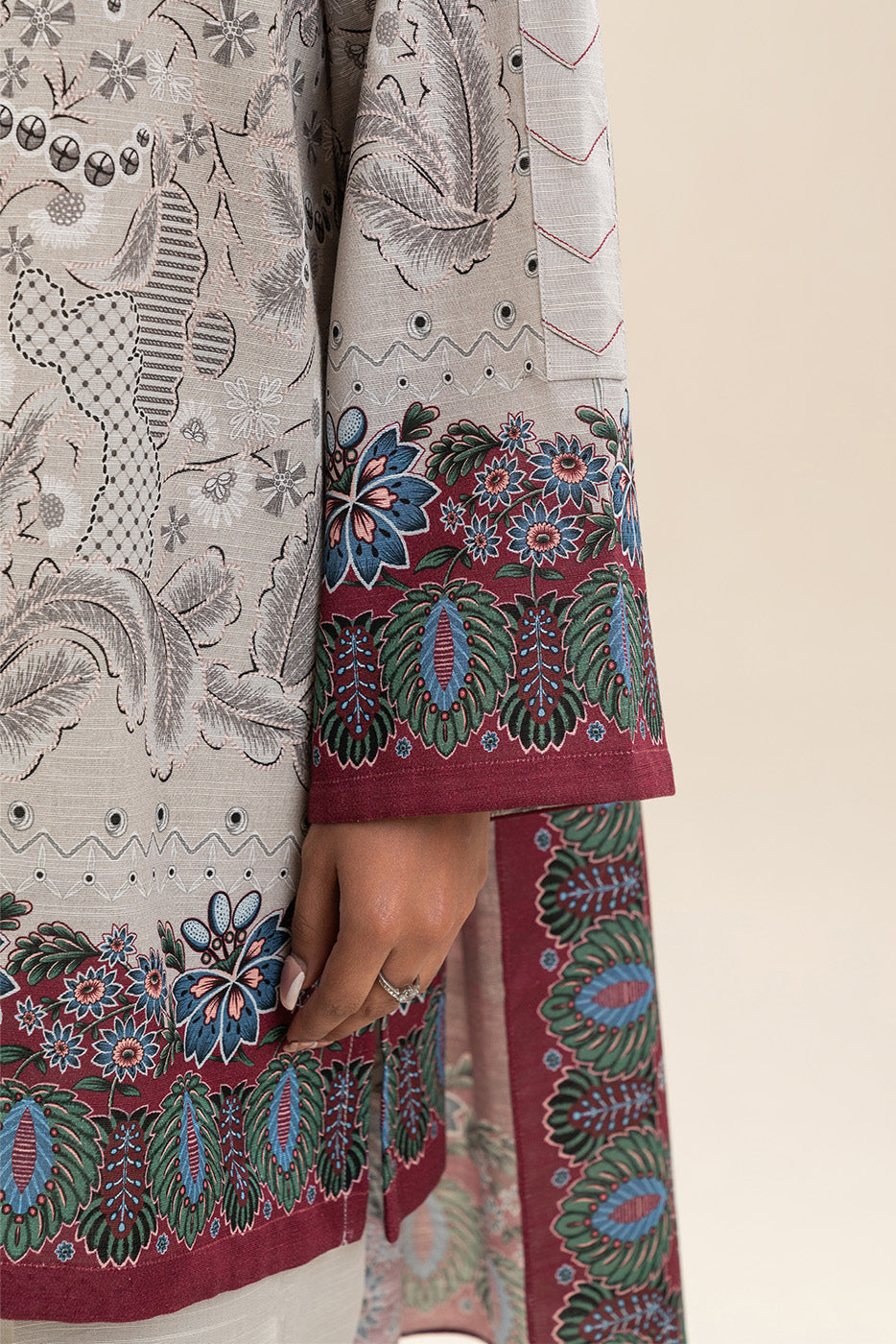 3 PIECE PRINTED SLUB KHADDAR SUIT-MAJESTIC ASH (UNSTITCHED)