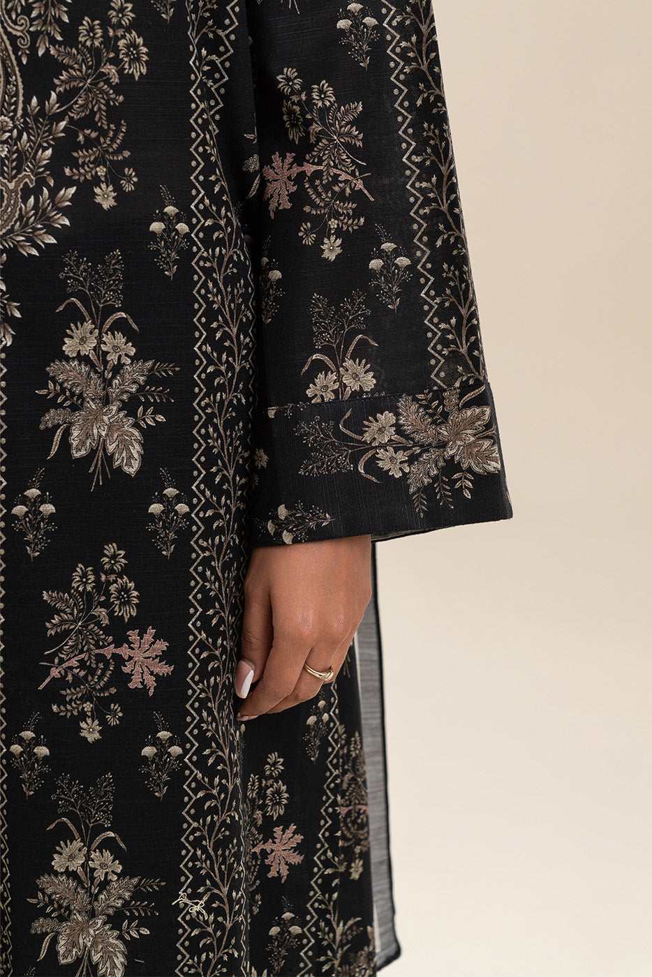 2 PIECE PRINTED SLUB KHADDAR SUIT-RAVEN REEF (UNSTITCHED)