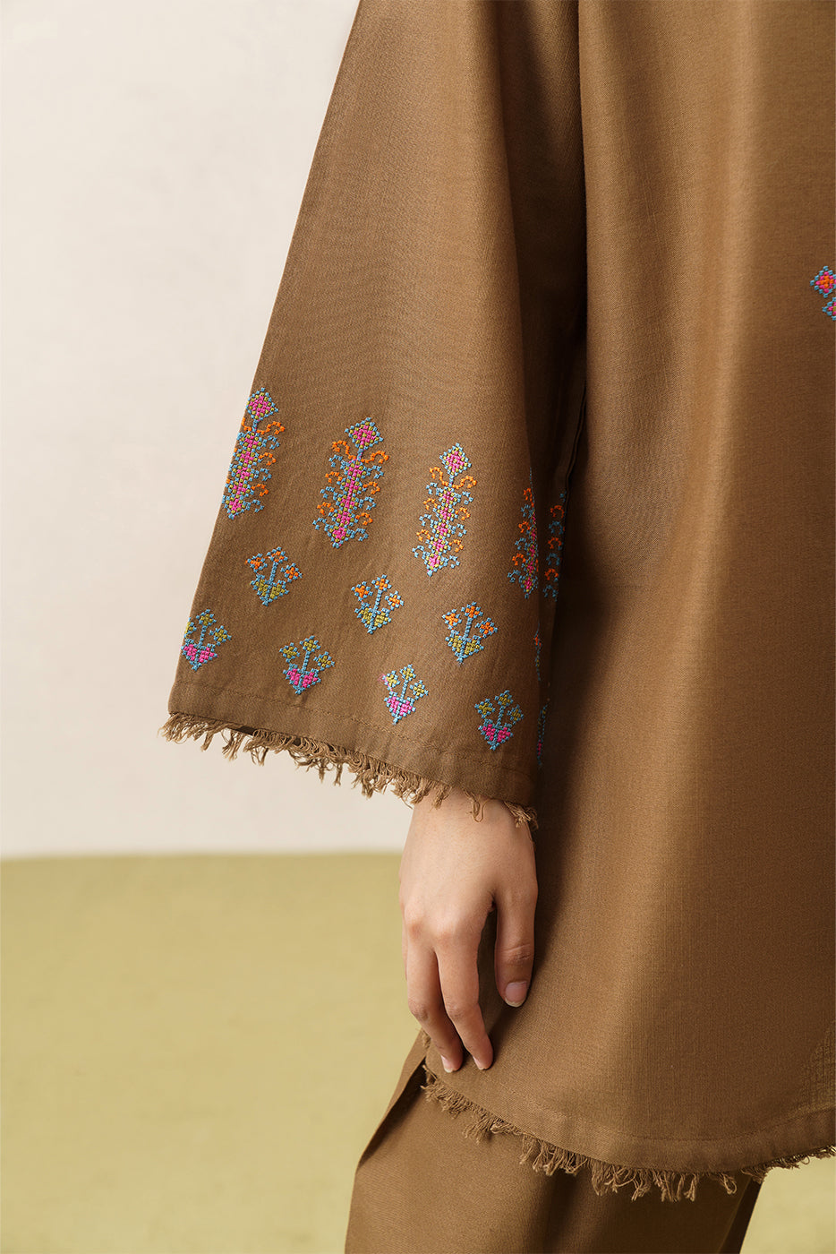 2 PIECE EMBROIDERED SLUB KHADDAR SUIT (PRET)