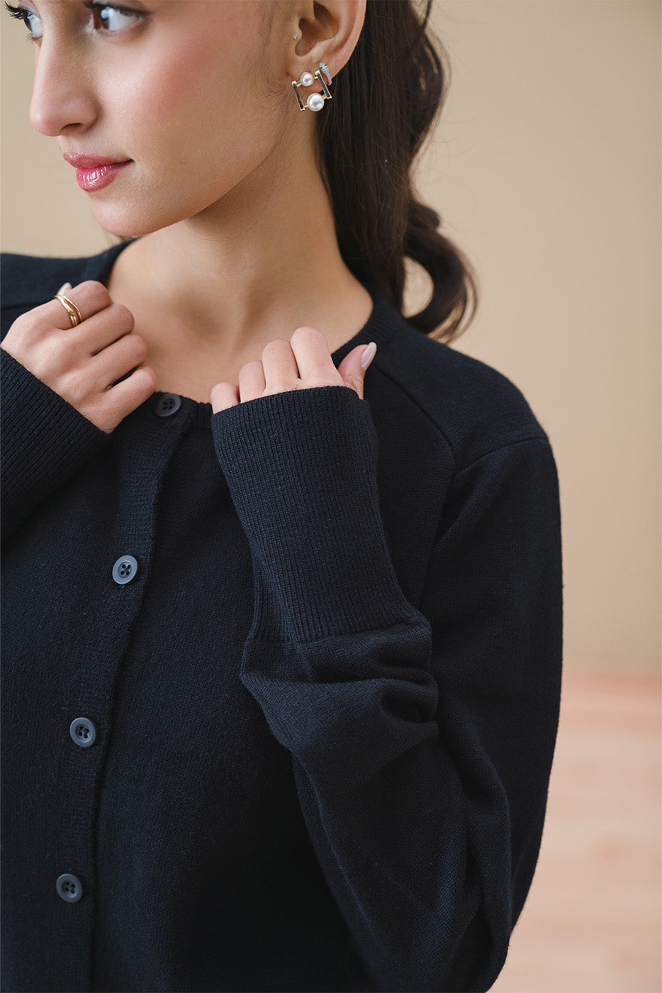 SLIM FIT CREW NECK CARDIGAN