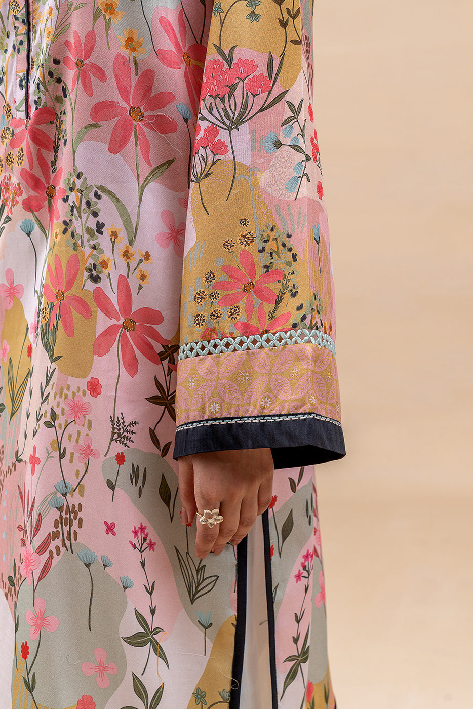 1 PIECE PRINTED LAWN SHIRT-FLORAL MOSAIC (UNSTITCHED)