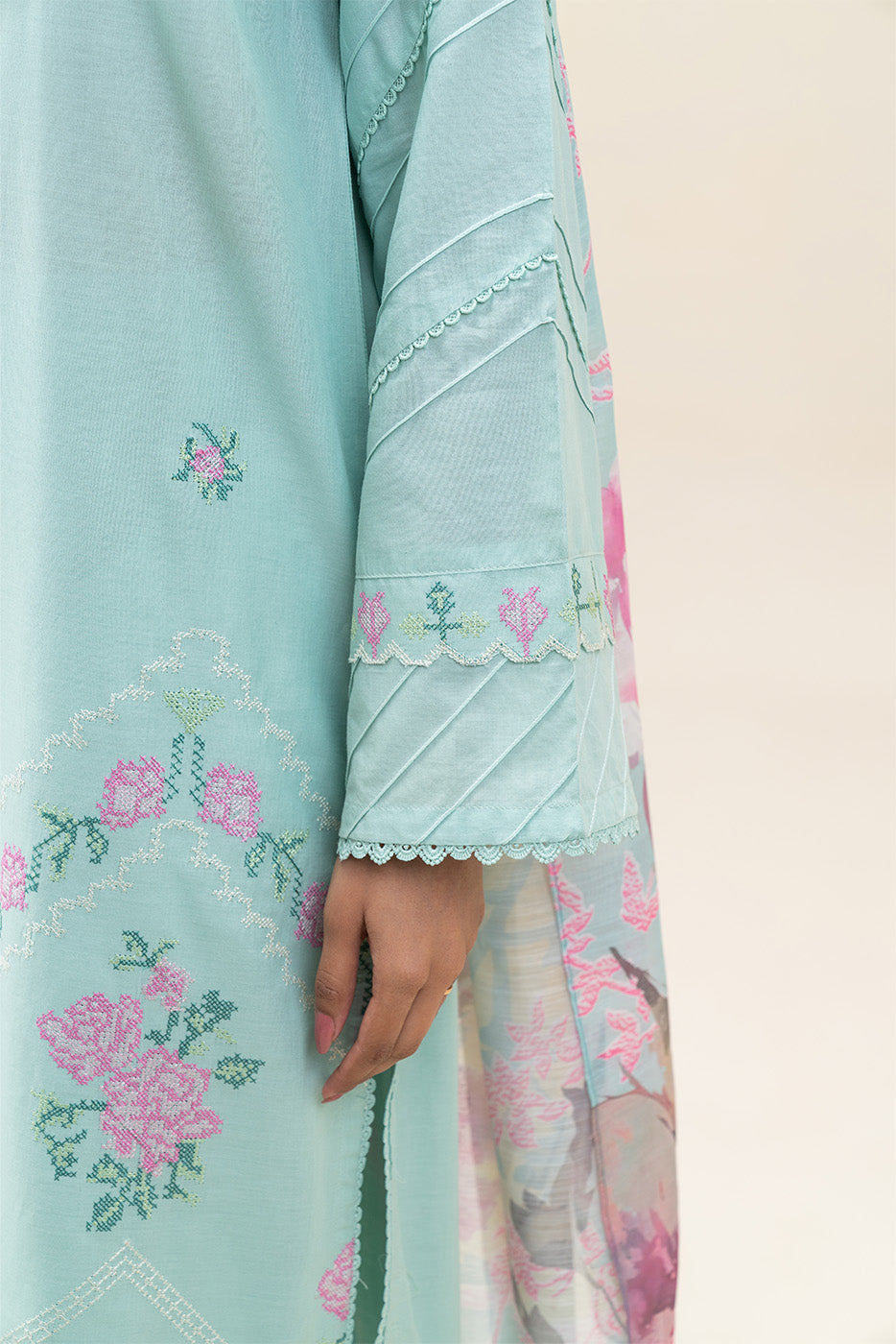 3 PIECE EMBROIDERED LAWN SUIT-ICY OASIS (UNSTITCHED)