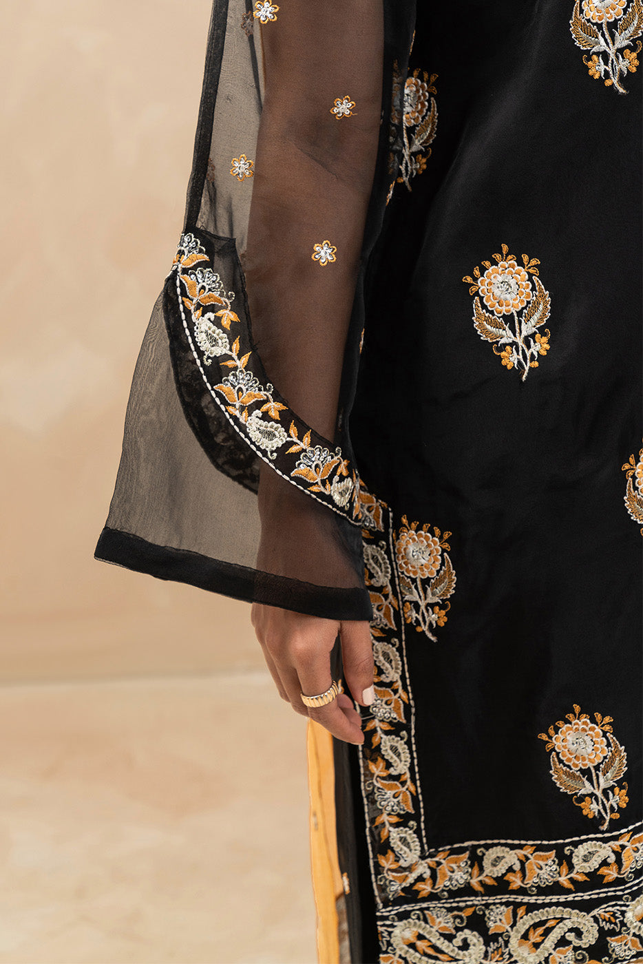 3 PIECE EMBROIDERED ORGANZA SUIT (LUXURY-PRET)