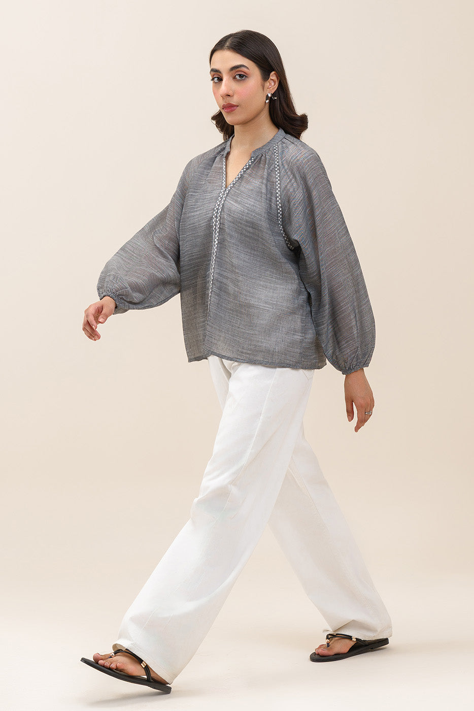 EMBROIDERED RAGLAN BLOUSE