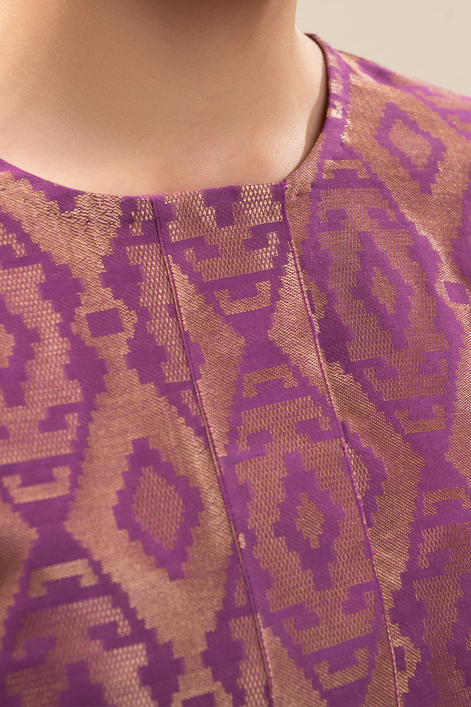 2 PIECE EMBROIDERED DANIER JACQUARD SUIT (PRET)