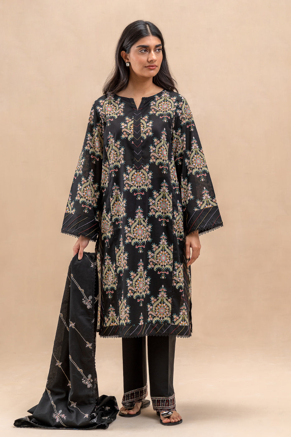3 PIECE EMBROIDERED LAWN SUIT-MIDNIGHT GLOOM (UNSTITCHED)