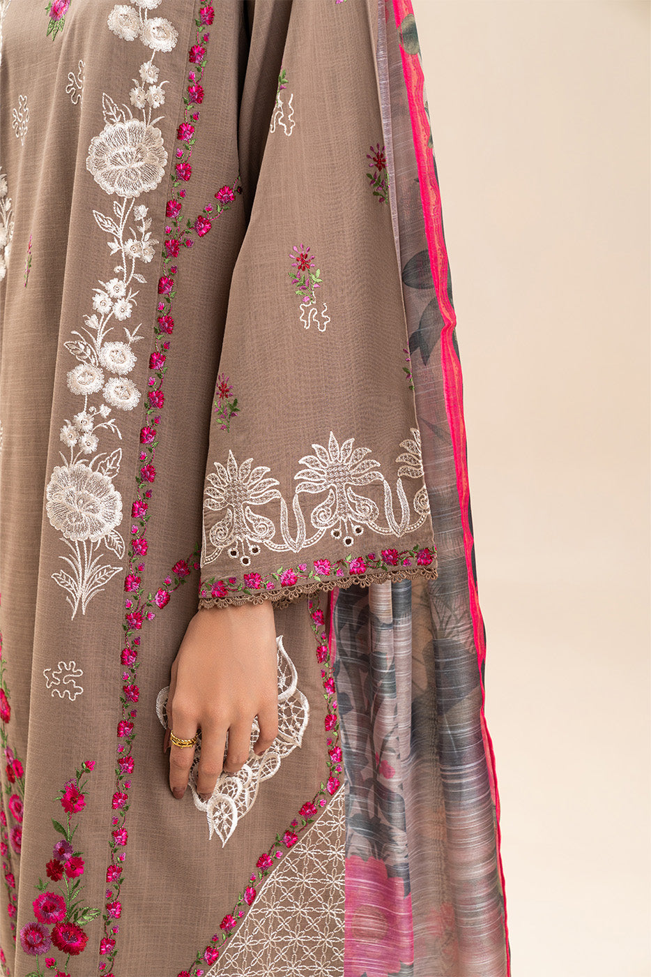 3 PIECE EMBROIDERED TWO WAY SLUB SUIT (PRET)