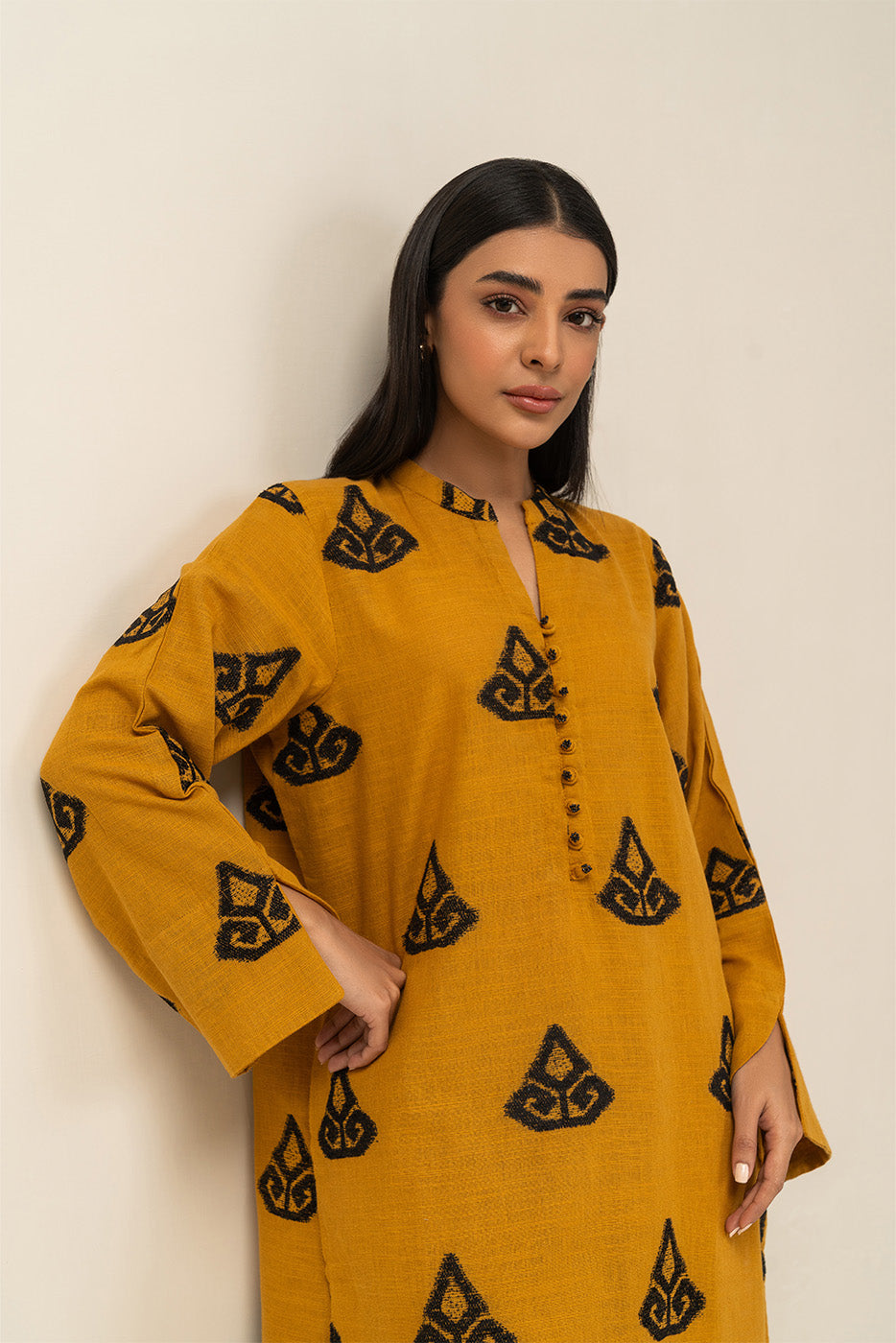 2 PIECE EMBROIDERED VELVET KHADDAR SUIT (PRET)