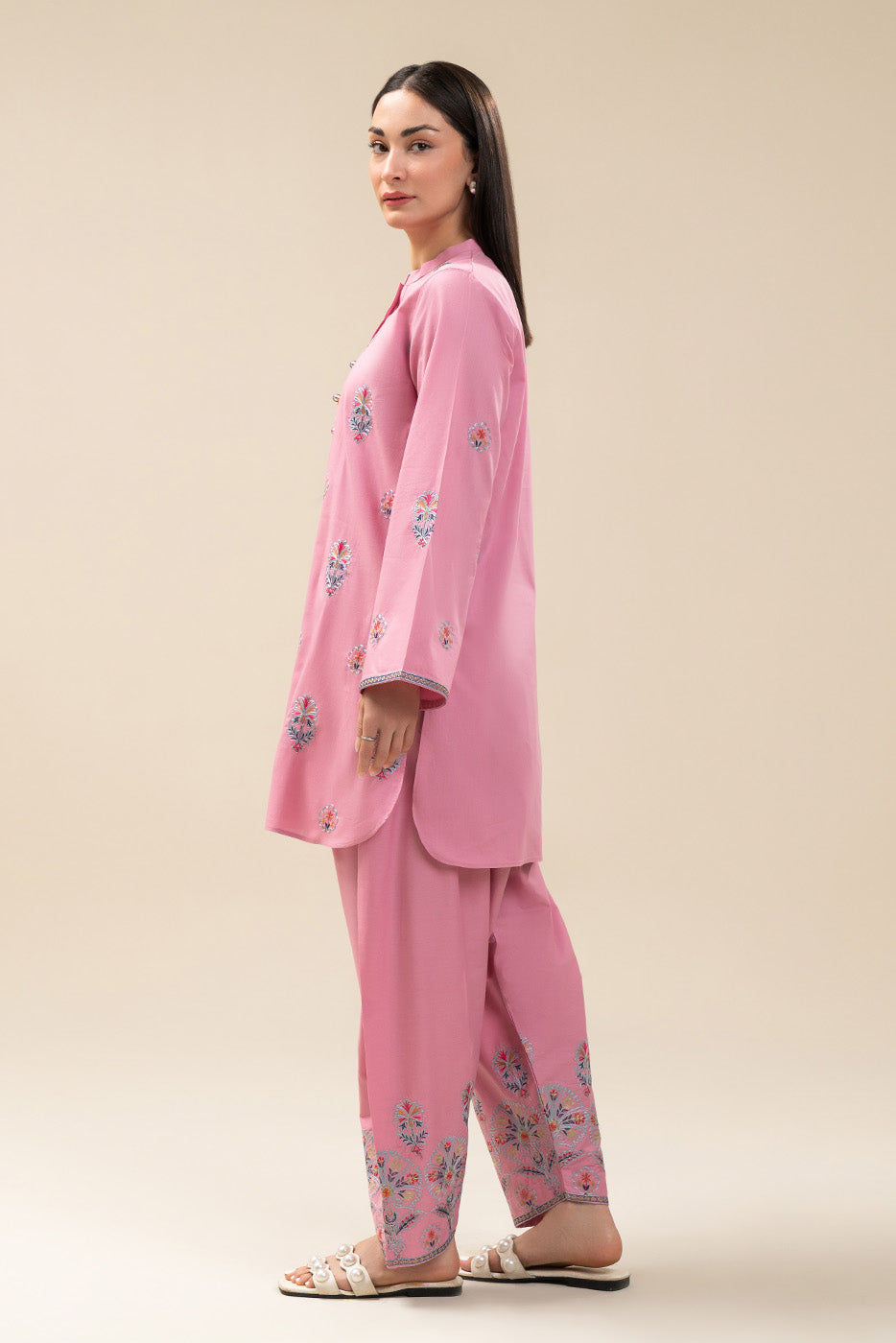 2 PIECE EMBROIDERED CAMBRIC SUIT (PRET)