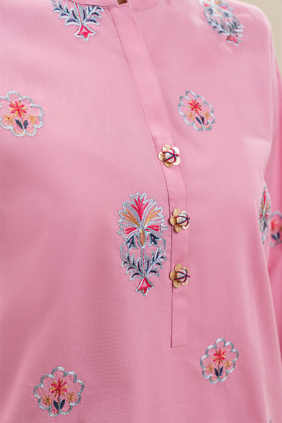 2 PIECE EMBROIDERED CAMBRIC SUIT (PRET)