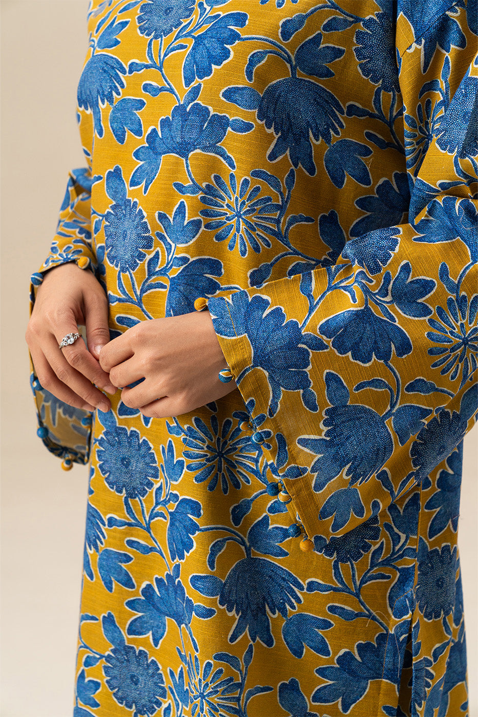 2 PIECE PRINTED KHADDAR SUIT (PRET)