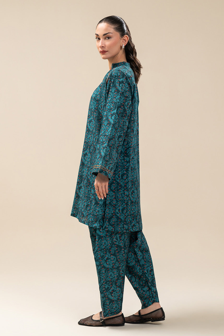 2 PIECE PRINTED KHADDAR SUIT (PRET)
