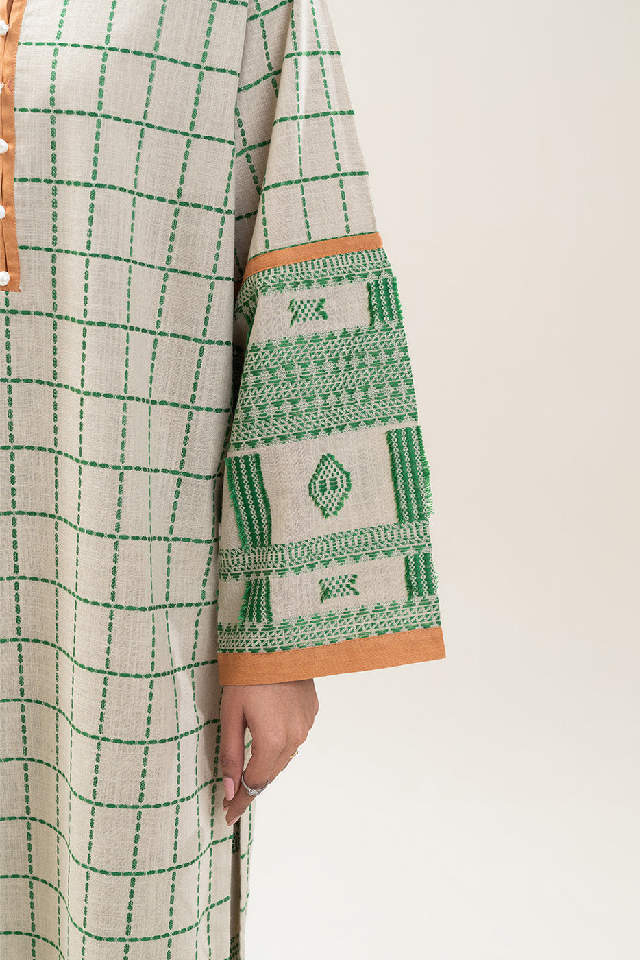 2 PIECE BASIC KHADDAR JACQUARD SUIT (PRET)