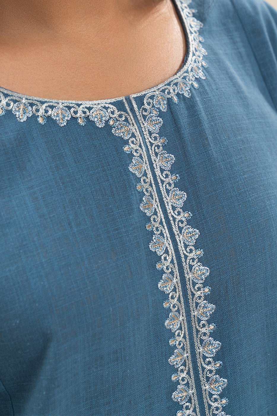 2 PIECE EMBROIDERED TWO WAY SLUB SUIT (PRET)