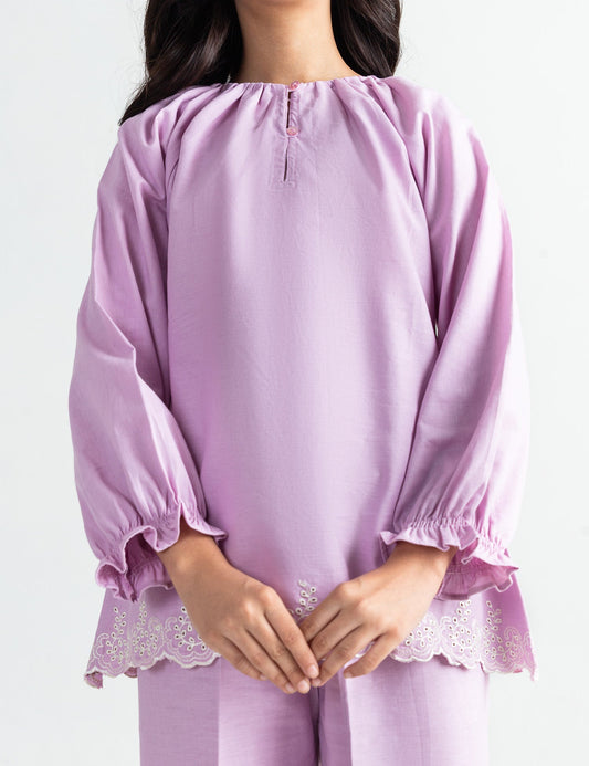 EMBROIDERED HEM TOP