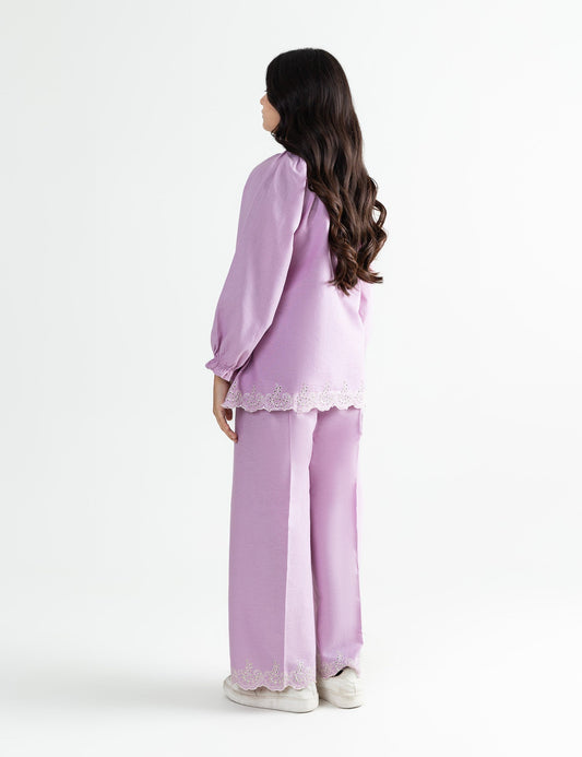 EMBROIDERED HEM TOP
