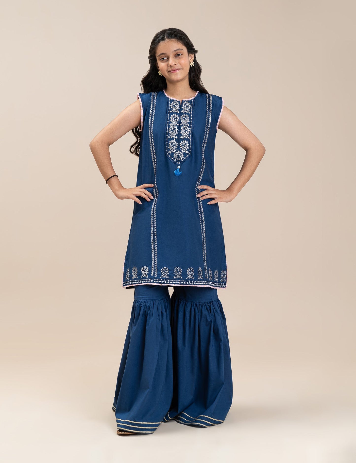 2 PIECE SLEEVELESS ETHNIC EMBROIDERED SUIT