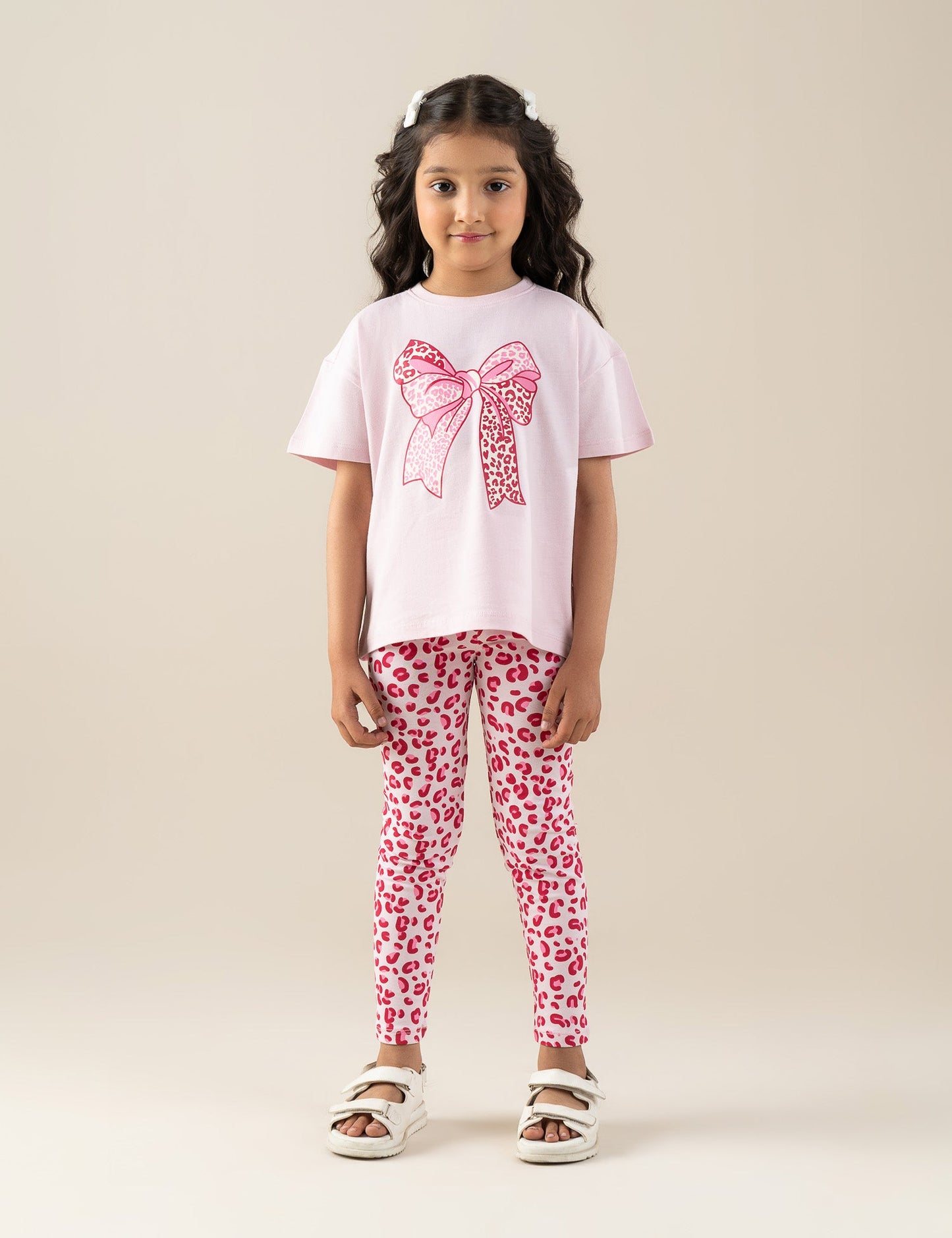 2 PIECE BOW GRAPHIC SUIT