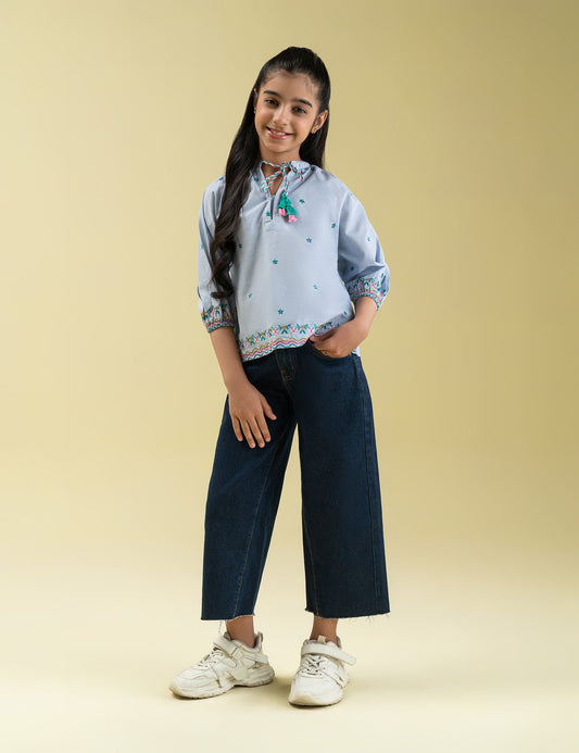 FLORAL EMBROIDERED TOP