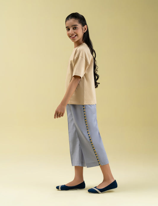 BASIC T-SHIRT