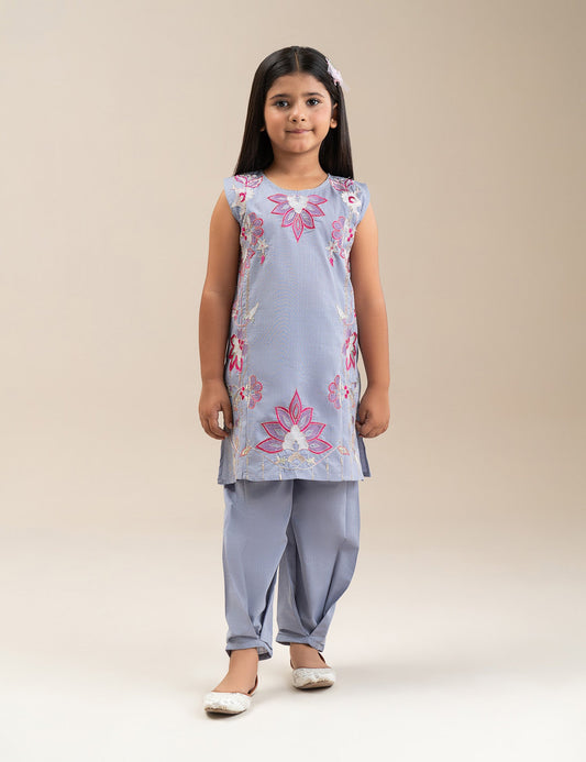2 PIECE SLEEVELESS ROSE EMBROIDERED SUIT