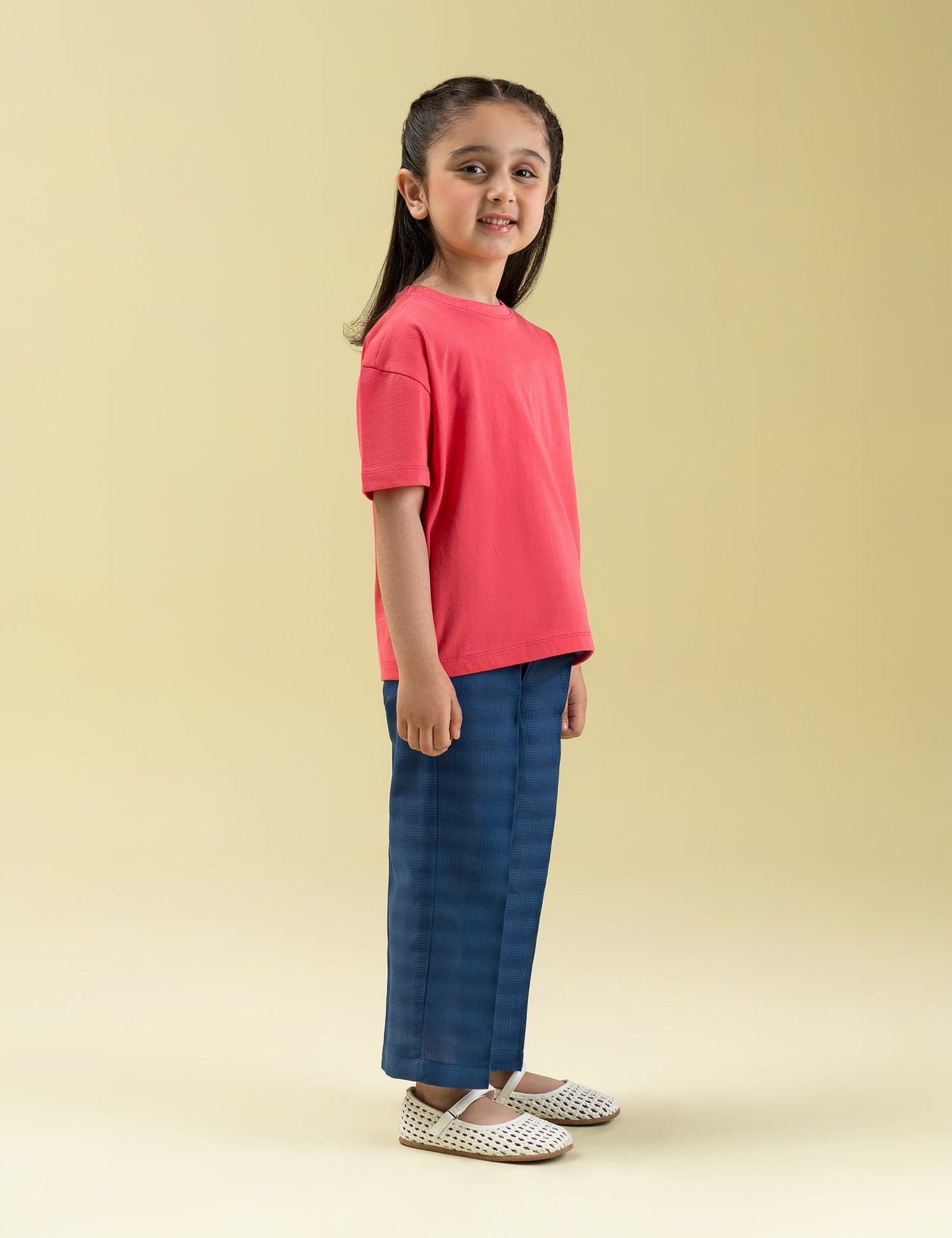 BASIC T-SHIRT