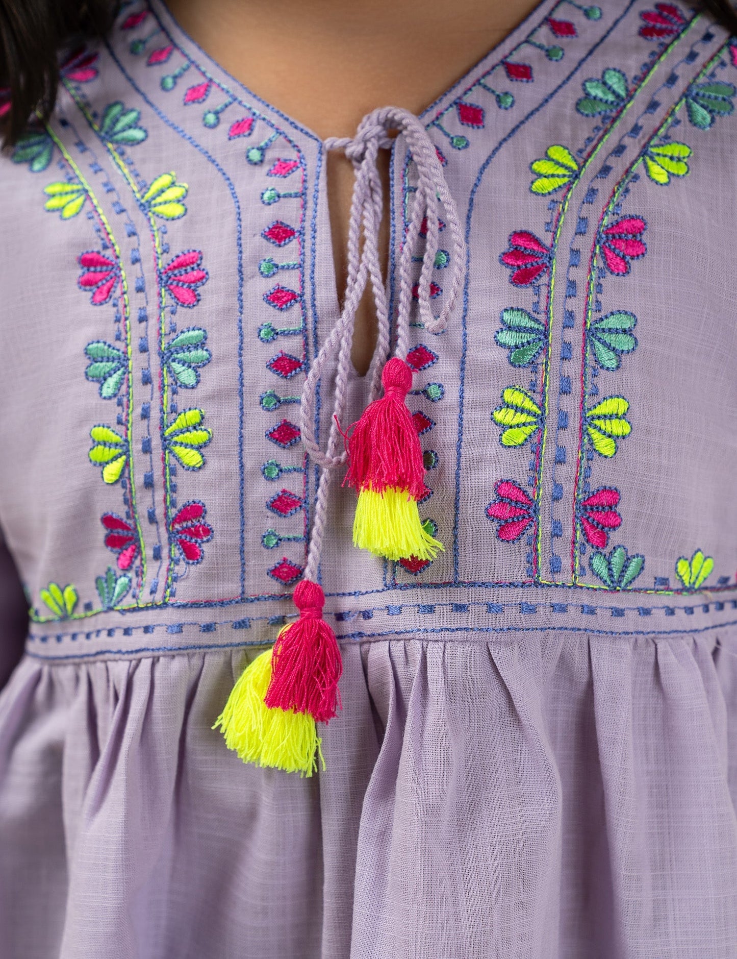 EMBROIDERED TOP