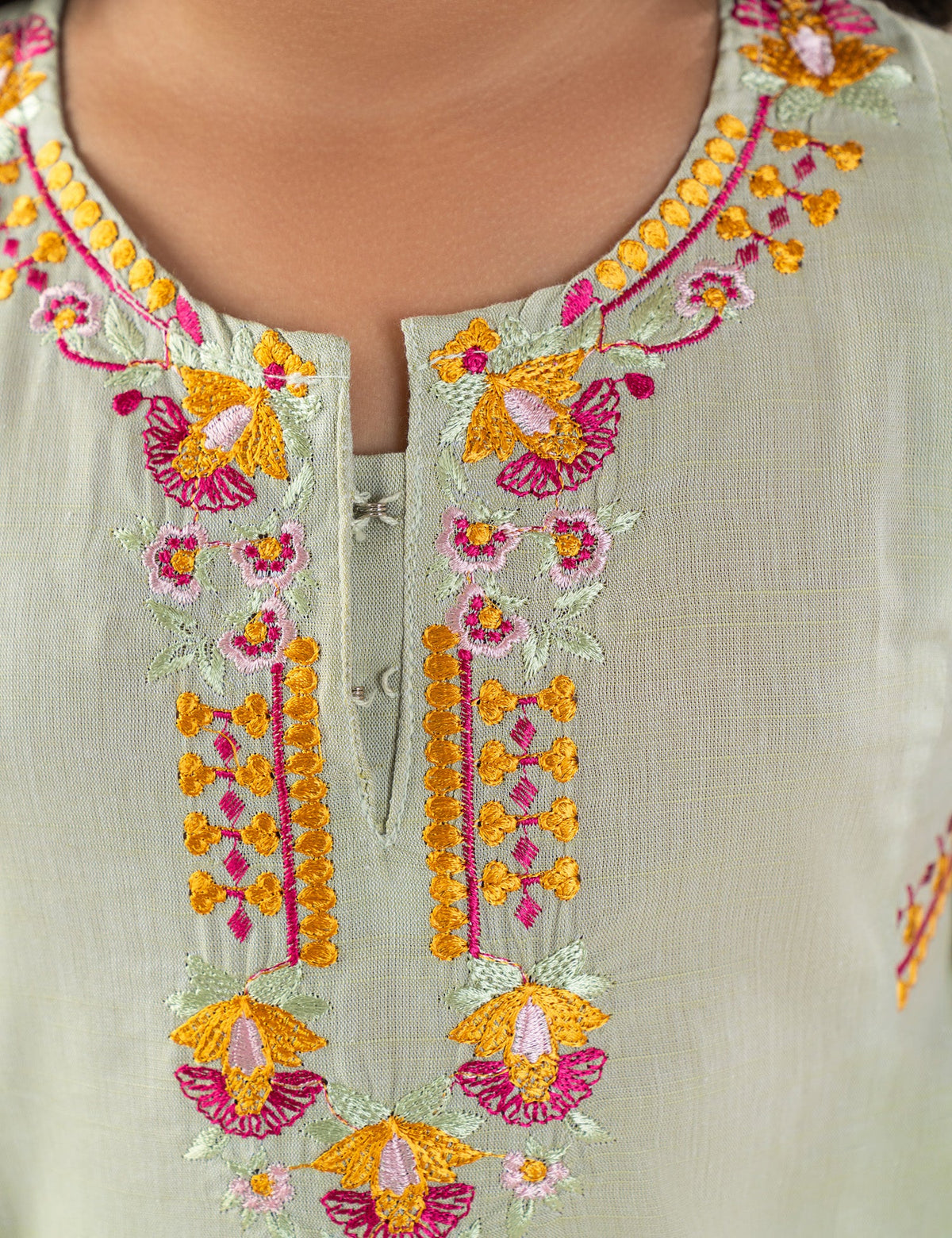 2 PIECE FLORAL EMBROIDERED SUIT