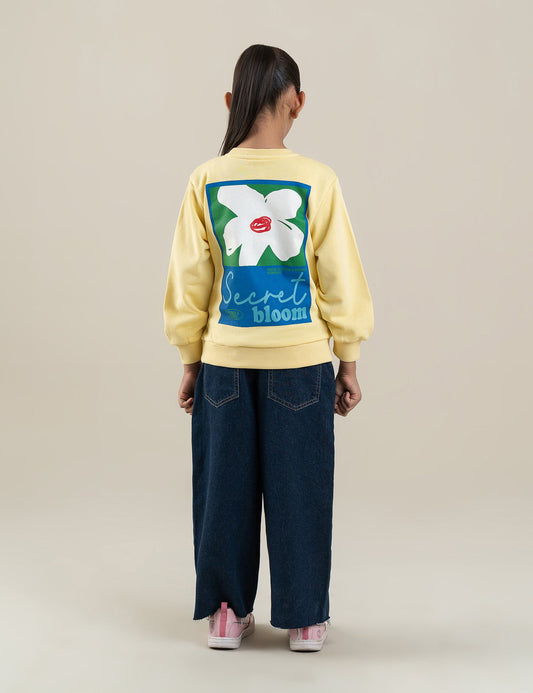 SECRET BLOOMS GRAPHIC SWEATSHIRT