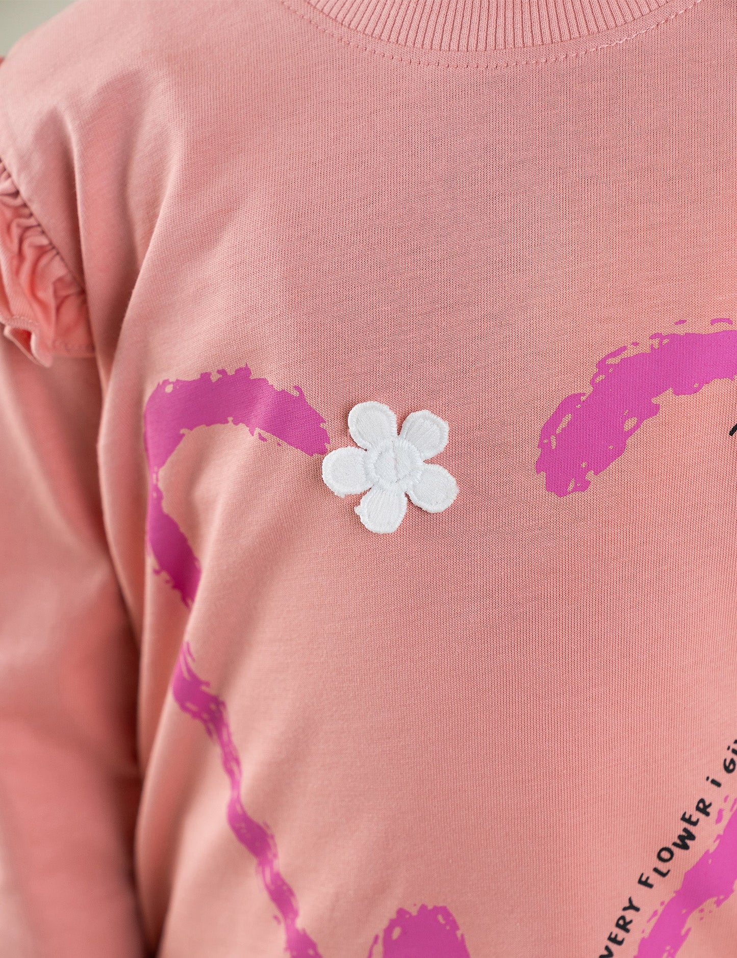 HEART AND FLOWER RUFFLE SLEEVE SWEATSHIRT