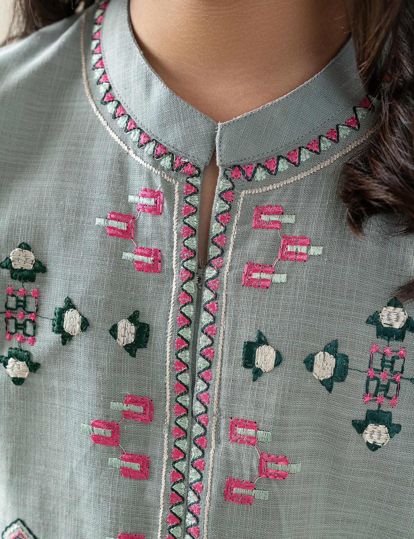 2 PIECE GEOMETRIC EMBROIDERED SUIT