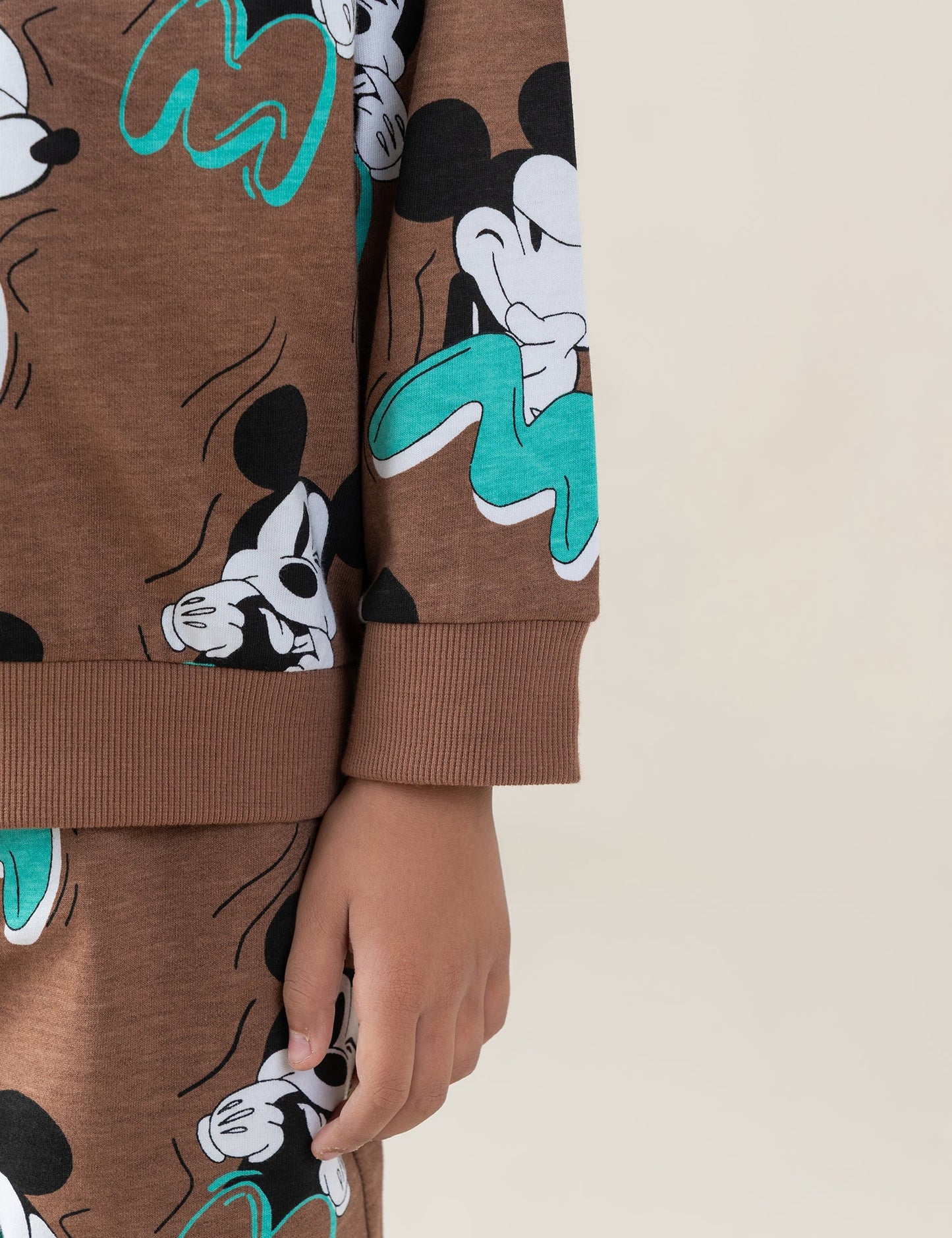2 PIECE MICKEY MOUSE GRAPHIC SUIT