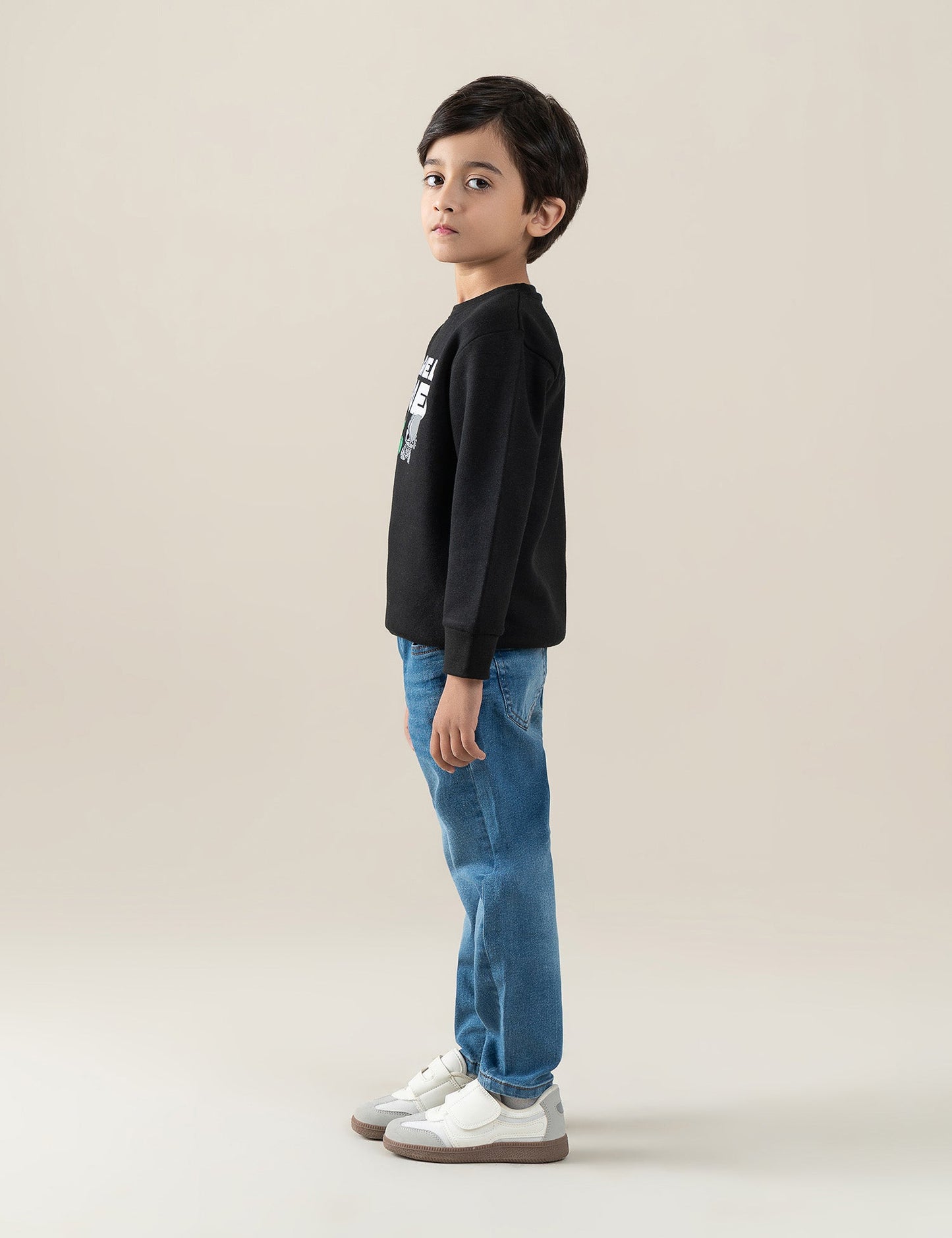 MARVEL HEROES GRAPHIC SWEATSHIRT