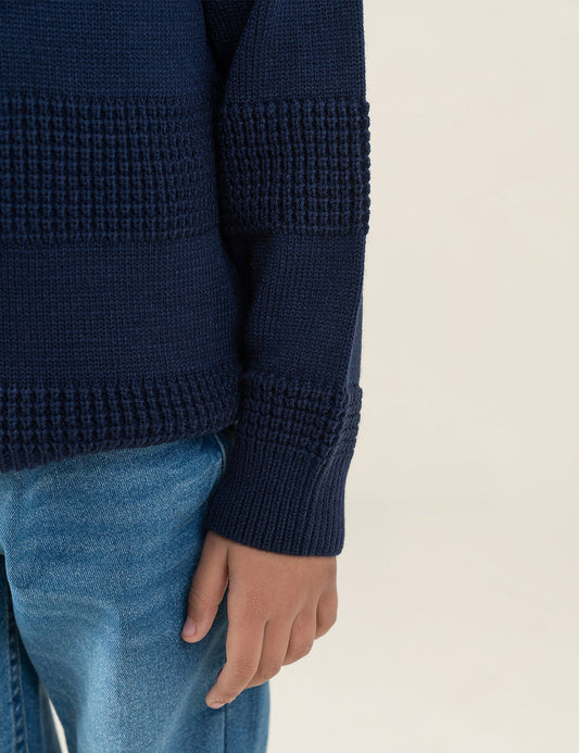 TEXTURED NAVY KNIT SWEATER