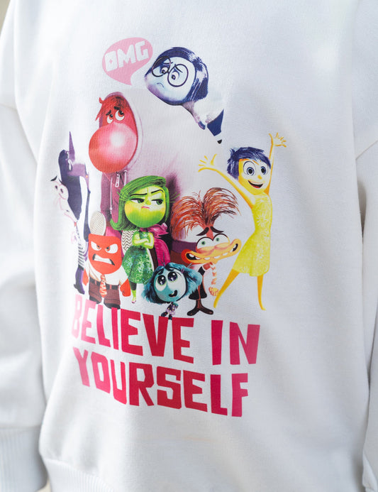BELIEVE IN YOURSELF GRAPHIC SWEATSHIRT