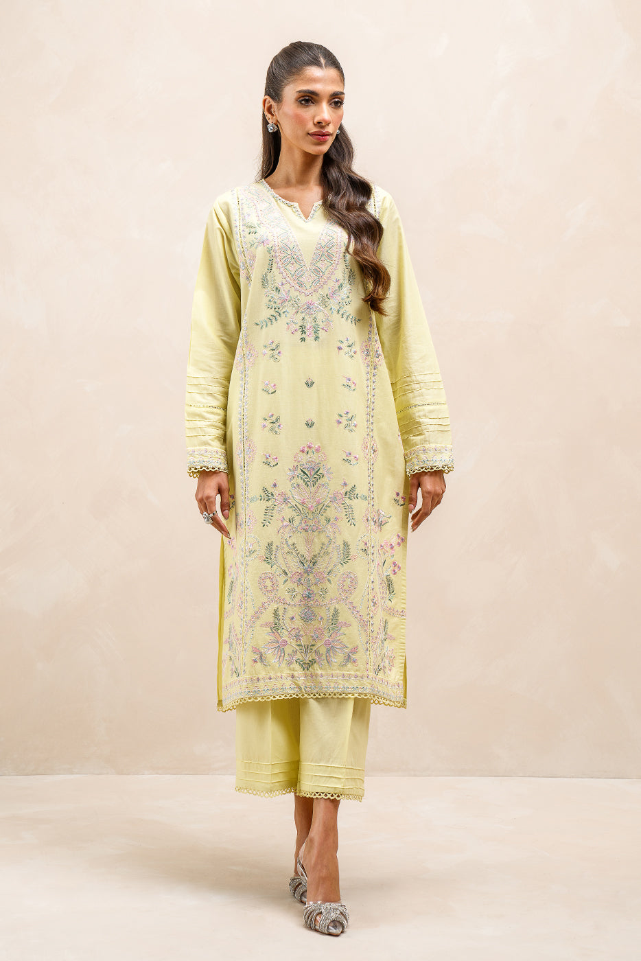 2 PIECE EMBROIDERED LAWN SUIT (LUXURY-PRET)