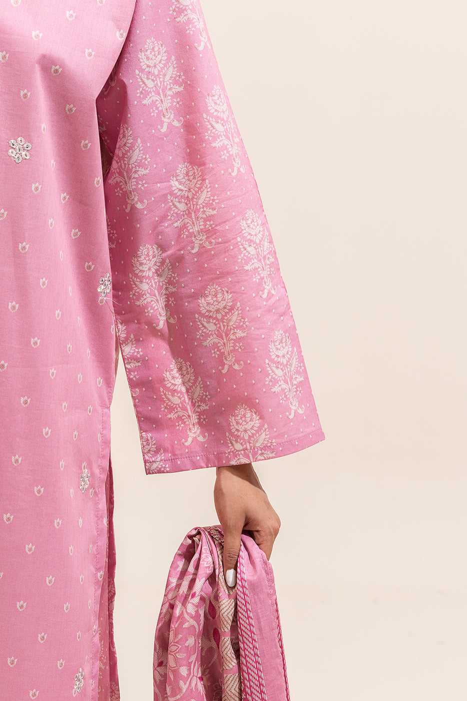 3 PIECE EMBROIDERED LAWN SUIT-VIVID ROSE ( UNSTITCHED)