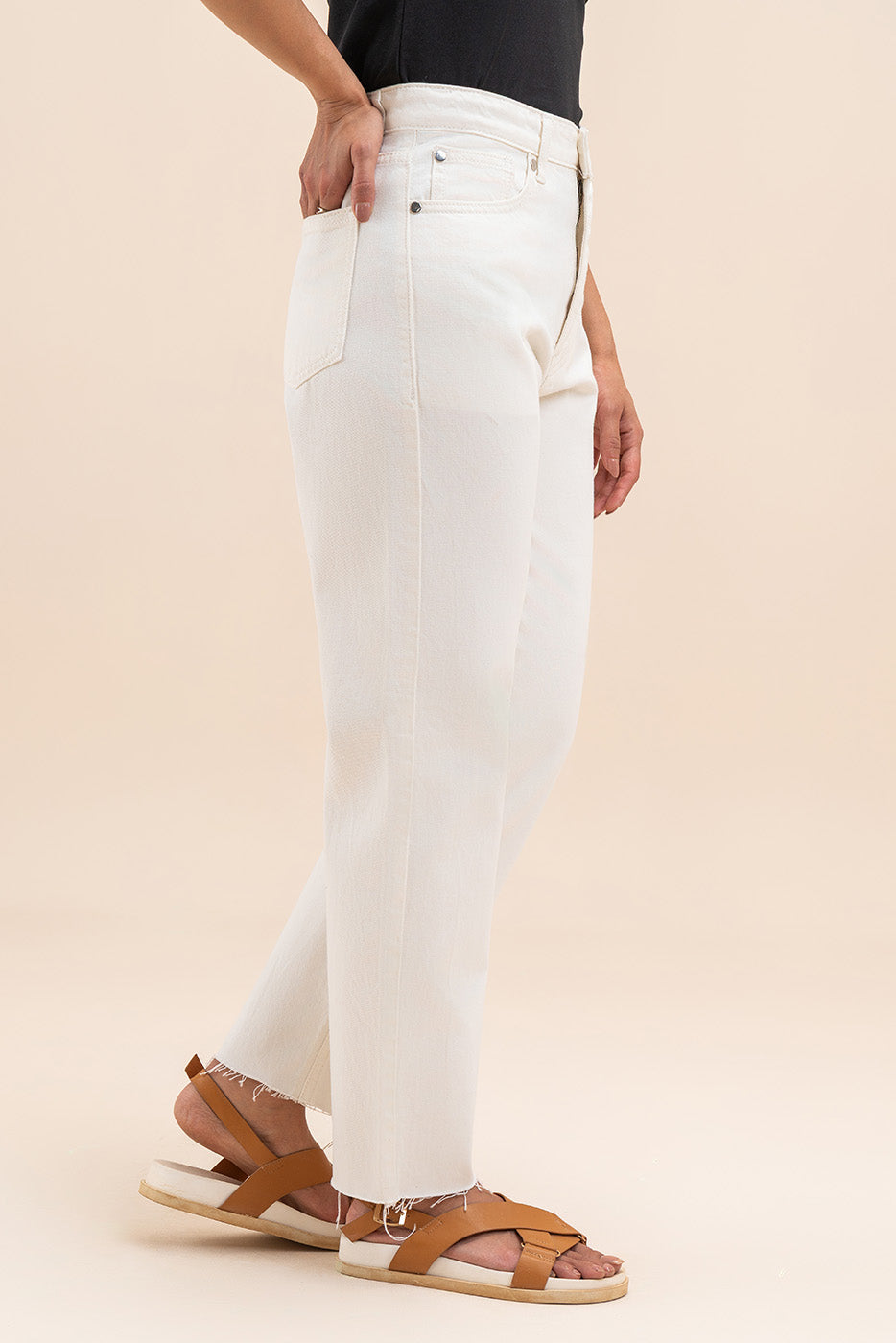 HIGH-RISE STRAIGHT JEANS
