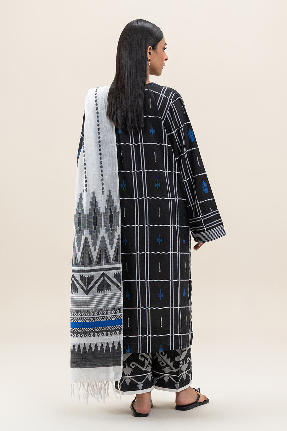 3 PIECE BASIC COMPOSED JACQUARD SUIT (PRET)