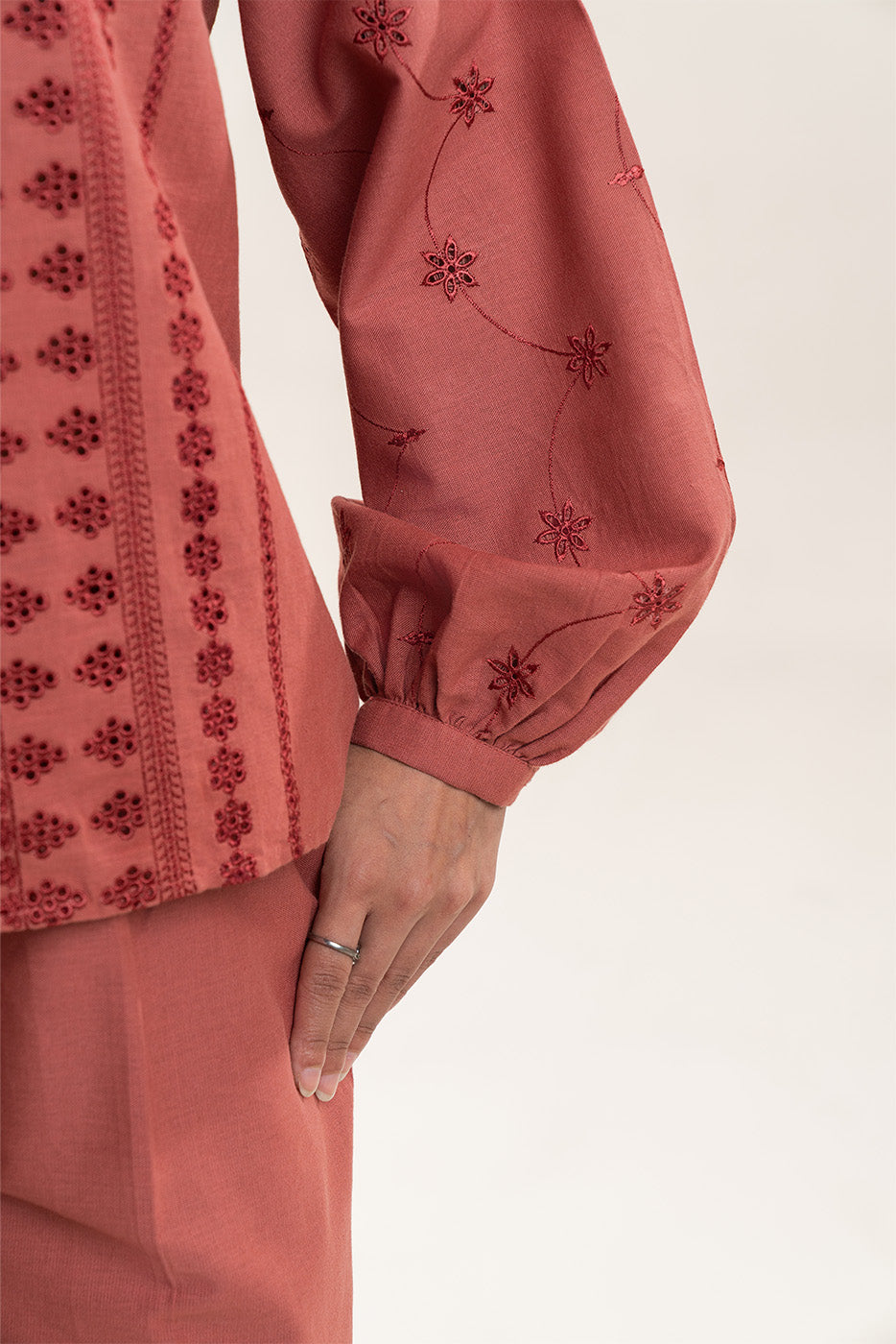 V-NECK EMBROIDERED CO-ORD SET