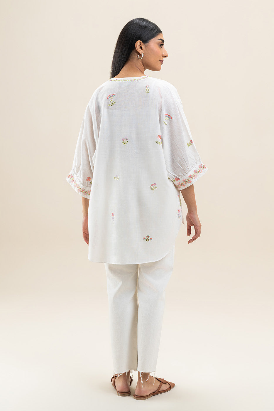 EMBROIDERED SLUB LAWN TOP (PRET)