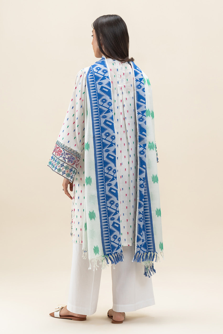 2 PIECE EMBROIDERED JACQUARD SUIT (PRET)