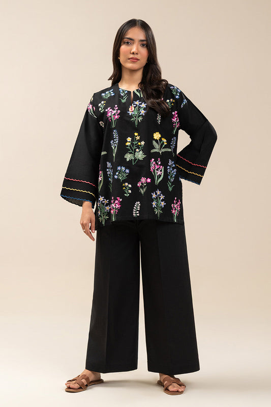 EMBROIDERED CAMBRIC TOP (PRET)