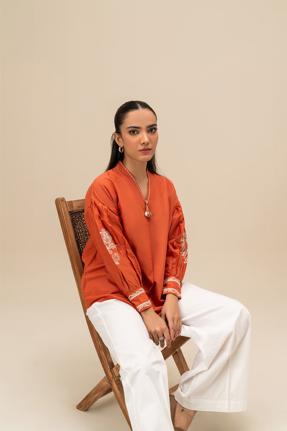 EMBROIDERED CAMBRIC TOP (PRET)