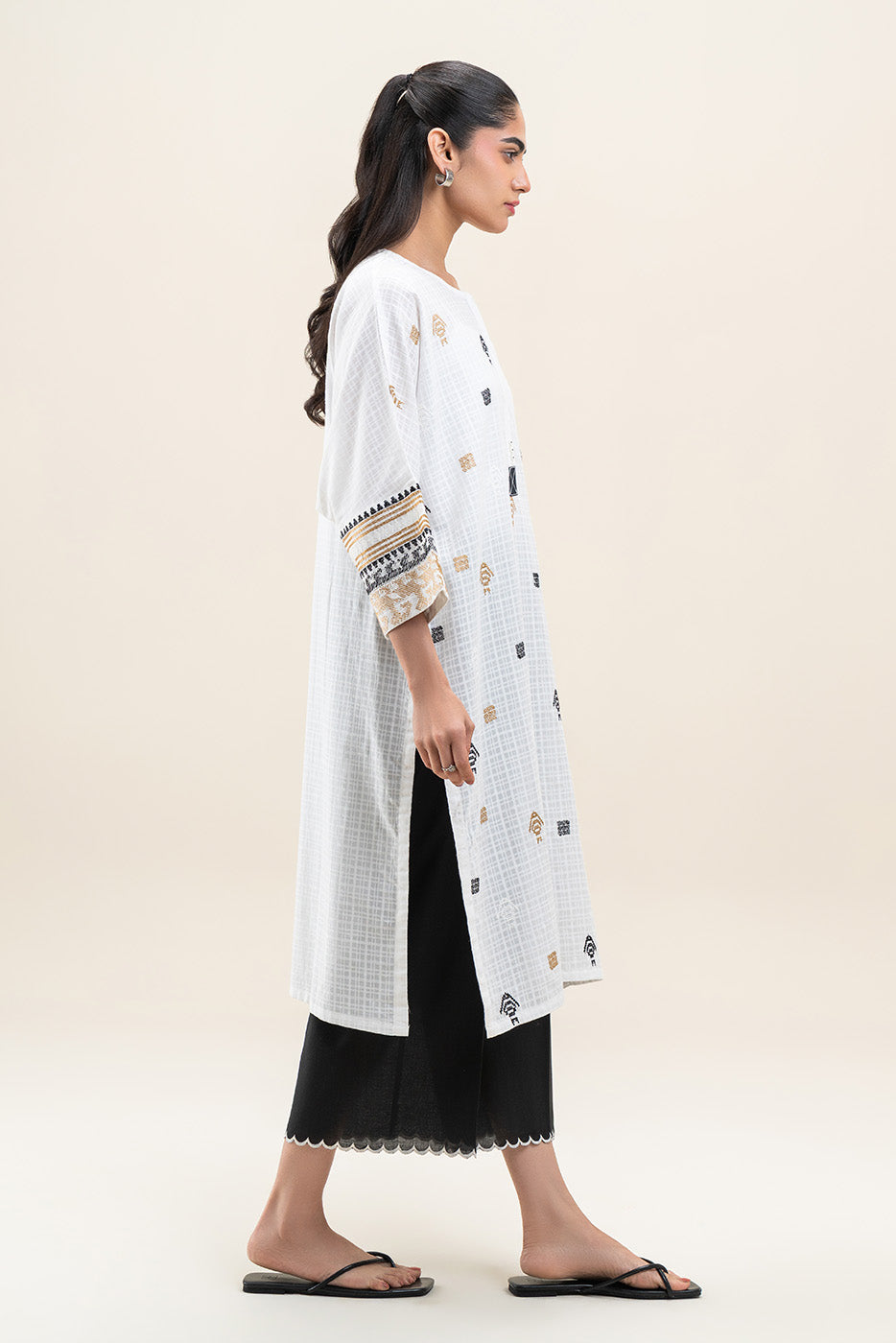 EMBROIDERED DORIA SHIRT (PRET)